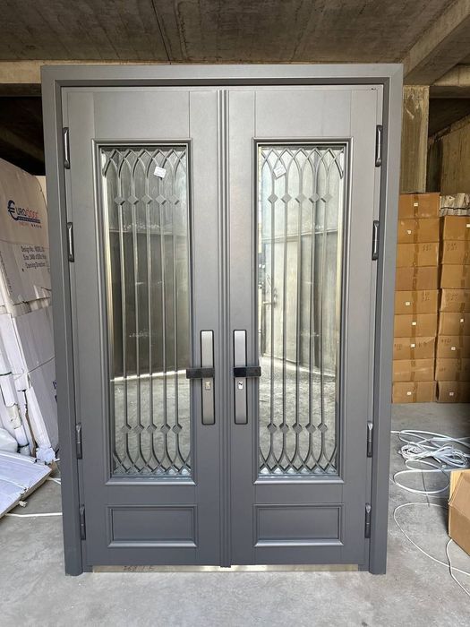 Yangi eshik sotiladi