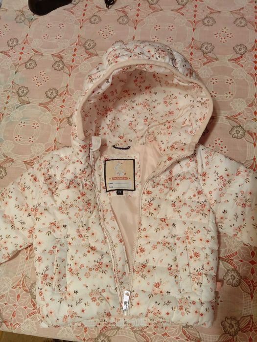 Бебешко пролетно якенце с размер 74 см.