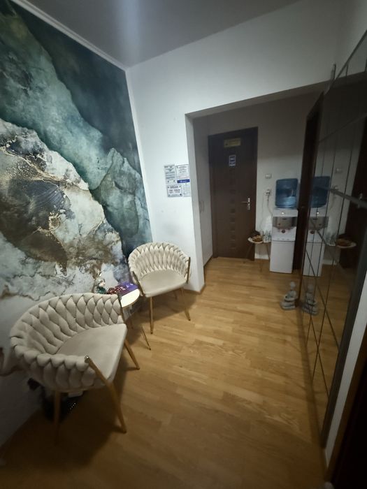 Inchiriez camera in salon