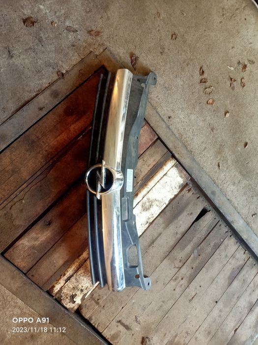 Решётка фар  генератор