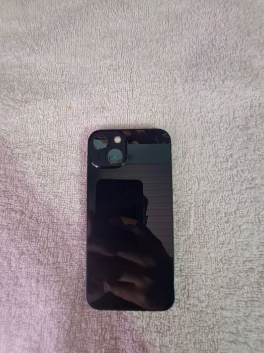 Vand Iphone 13 midnight