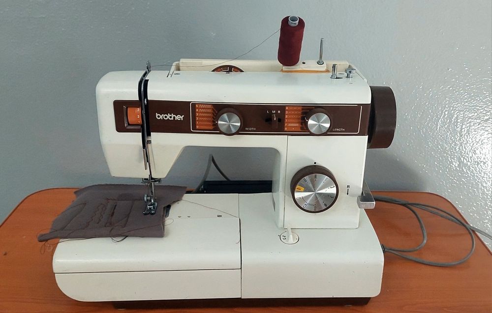 Masina. cusut   victoria , gritzne