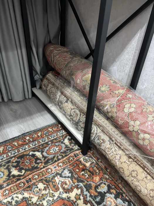 Два ковра и шерстяная дорожка