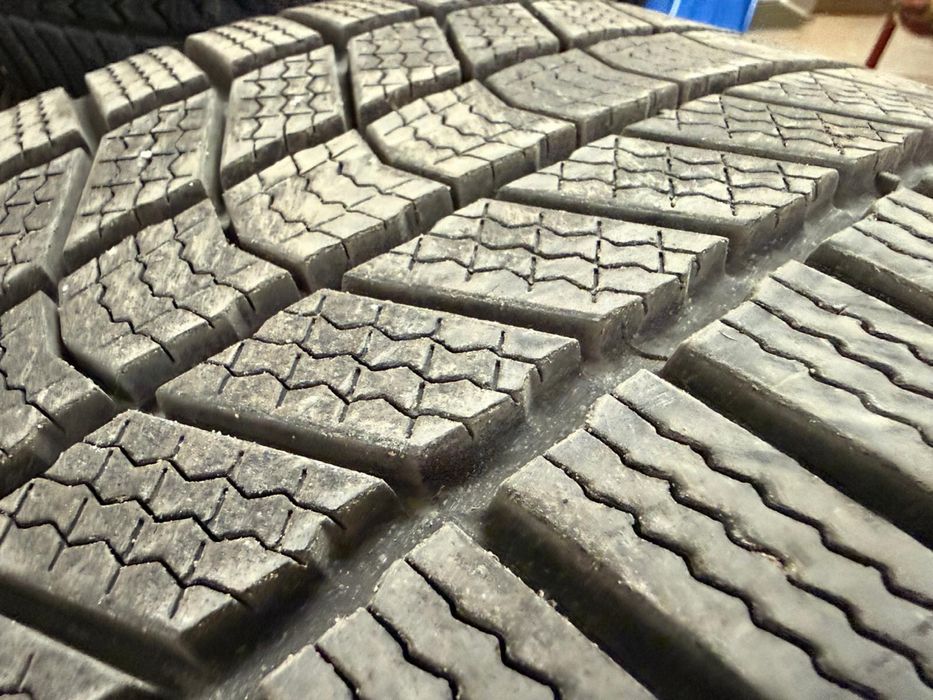 Зимни гуми Continental спорт пакет 255/40/21 ,285/35/21 BMW 7 серия