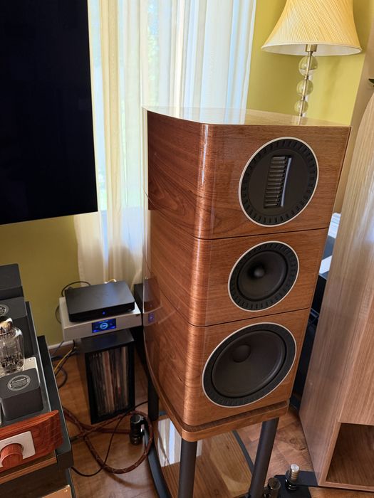 Boxe Wharfedale Elysian 2 Walnut + Standuri Originale