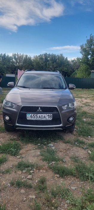 Митсубиси оутландер