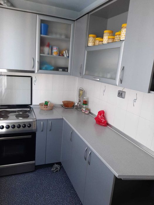 Тристаен апартамент кв.Деленки