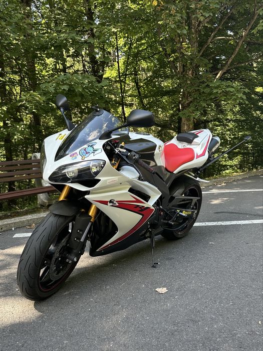 Vând Yamaha R1 RN19