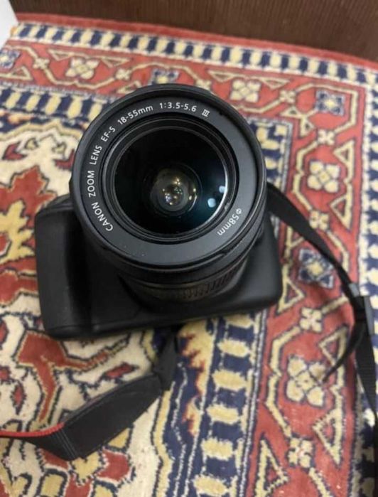 Фотоаппарат Canon EOS 1200D.