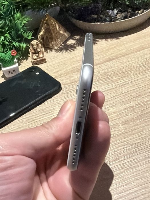 iPhone SE 128 gb Alb sau Negru ‼️Garantie‼️