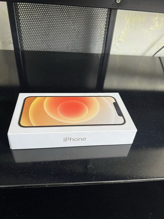 Айфон 12 прдам 64 gb