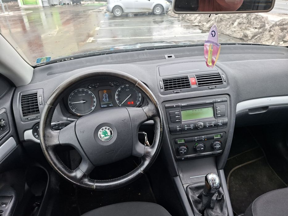 Vand sau schimb skoda octavia2  2.0 TDI