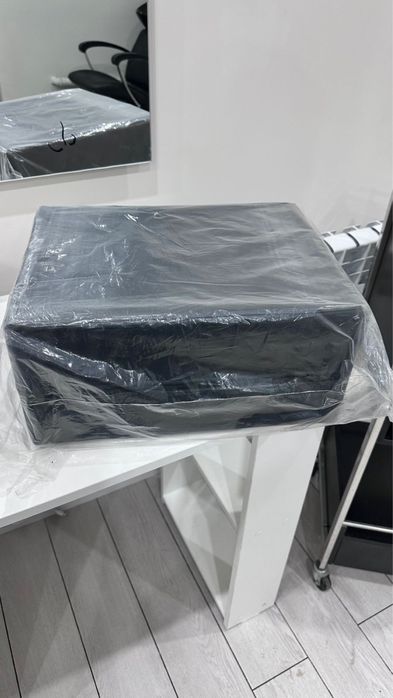 Кресло , стол, комод, пуфик