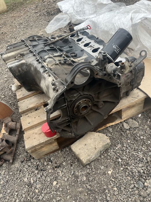 Двигатель м103 2.6  б/у под ремонт