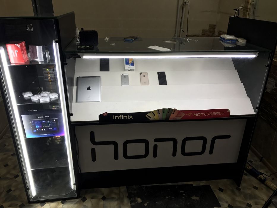 telefon vitrina sotiladi