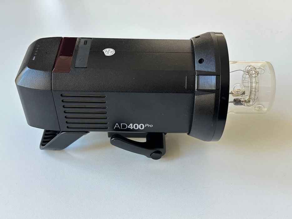 Godox AD400 Pro светкавица