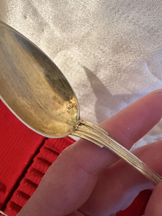 Sfesnice 2 bucati 800 lei si set linguri si cutite 1500  lei