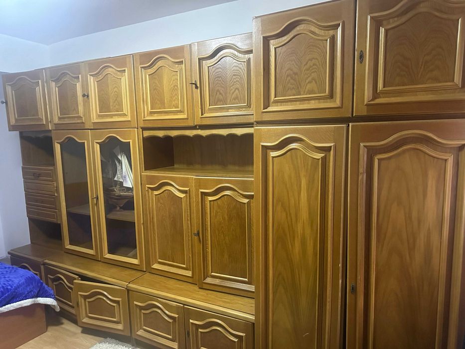 Ofer garsoniera pentru inchiriat