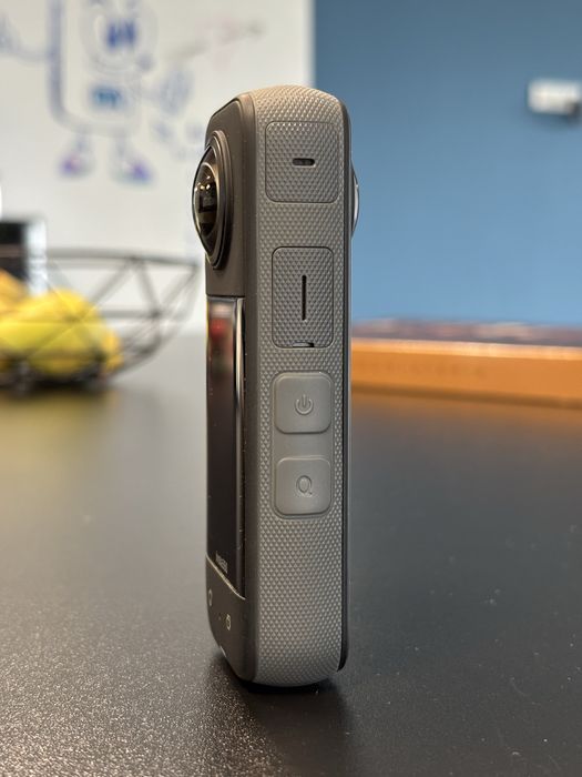 Insta360 X3 + калъф + invisible stick
