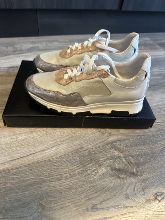 Нови маратонки Bianki