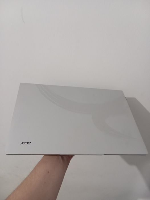 Acer core i3 ideali!!!  180° ochiladigan!