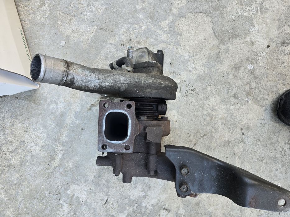 Турбо от нисан терано 101коня и кулер за него.     Турбо за бмв 2.5тдс