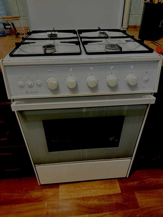 Продам газовую плиту