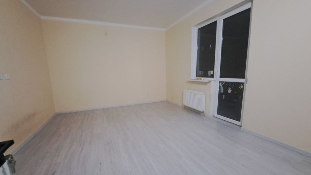 Чирчик шахар 
2-микрораён Навастройка
#1-хона 4-етаж
 квартира ижар