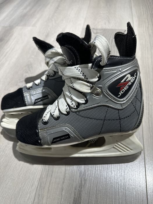 Коньки детские.