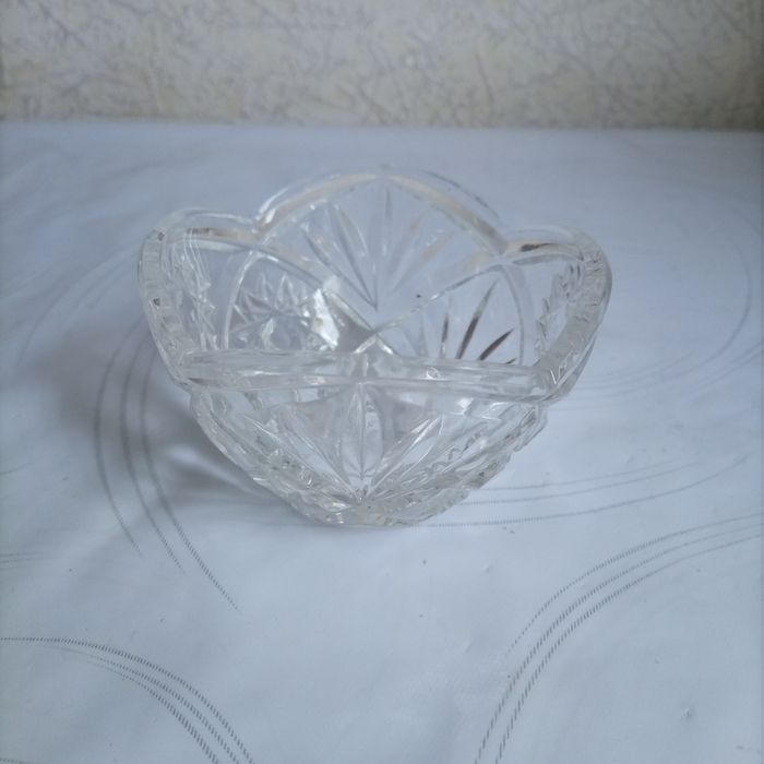 Продам конфетницу и салатницы