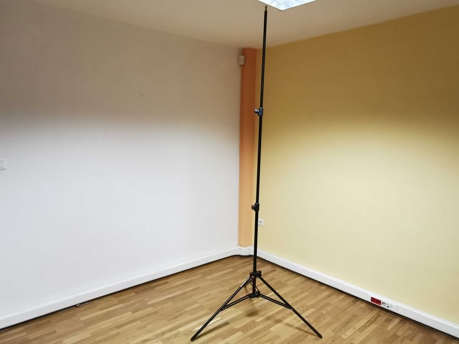 Статив Manfrotto Compact Stand 1052BAC за монтаж на фотографско осветление