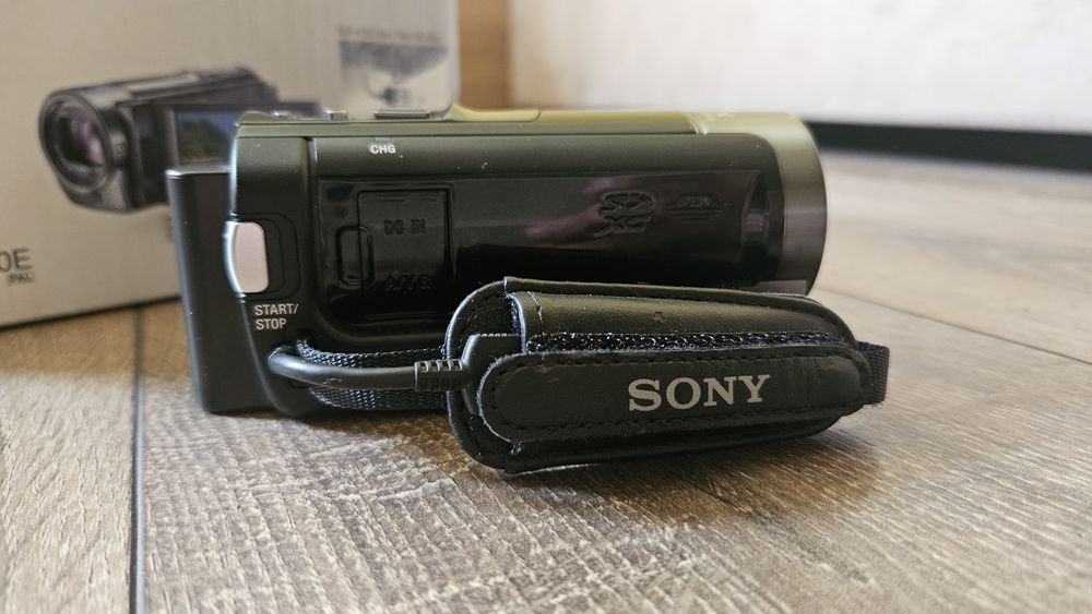 Нова Sony handycam hdr-cx130e