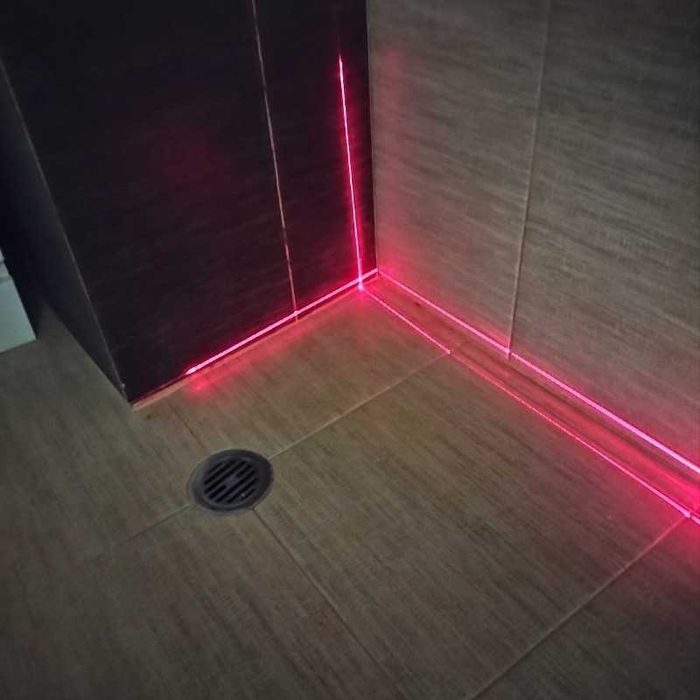 Лазерен нивелир с ролетка и стойка