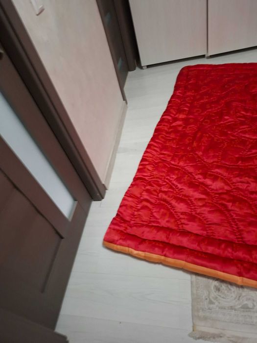 Plapuma din lana naturala cu 2 culori -rosu+ galben