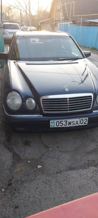 Продам мерседес 210