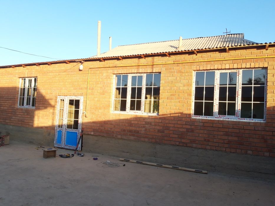 Пластиковые и алюминиевые окна двери.