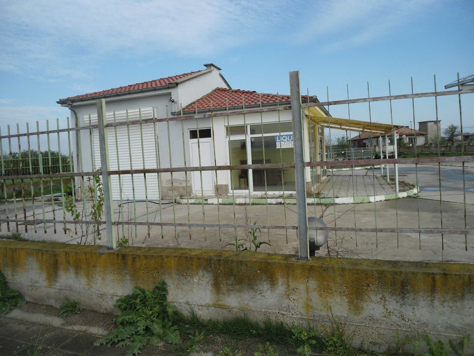 продавам газстанция,автомивка и барче в кв.Ген.Николаево,гр.Раковски