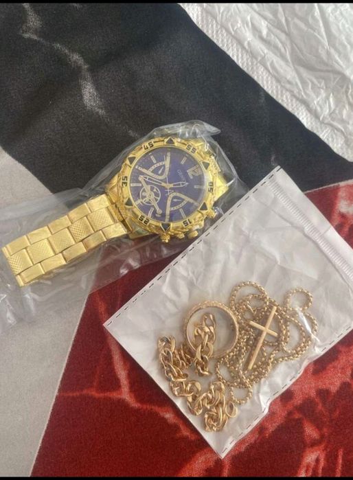 Мъжки златист часовник