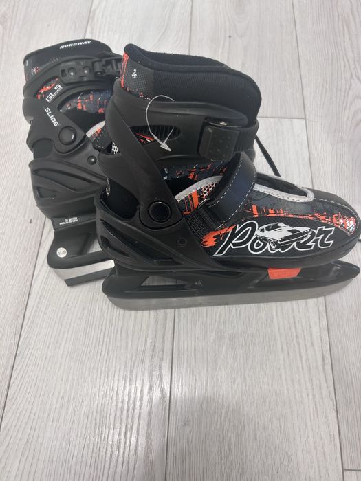 Продам коньки на мальчика регулируемые 31-35 размер