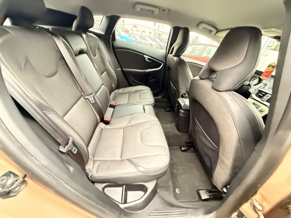 Volvo V40 V40 Cross Country  2014 2.0 D - 150 CP