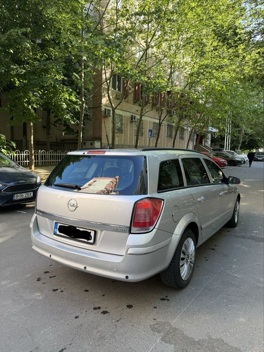 VÂND Opel Astra H, 1,9 CDTI