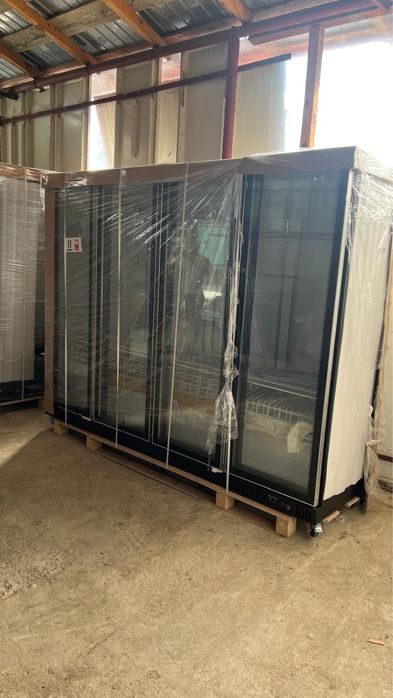 Vitrina frigorifica cu 4 usi pt lactate/racoritoare/prajituri