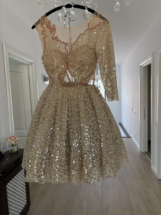Rochie aurie facuta pe comanda, marime XS, purtata o singura data