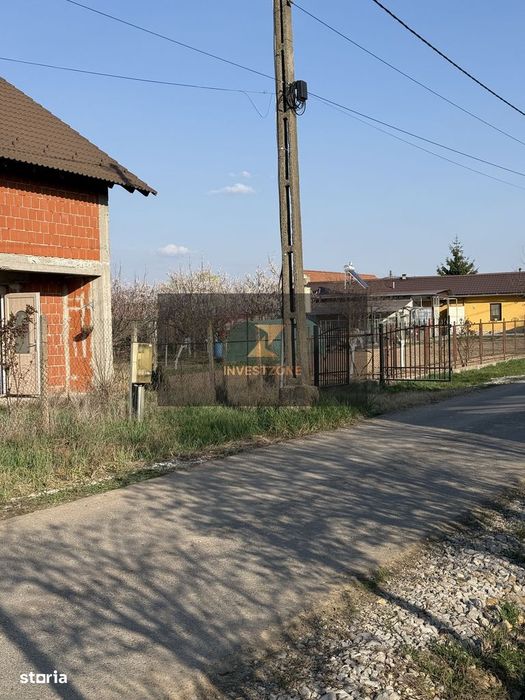 Casă semifinisată cu teren 806 mp Cetariu - Bihor