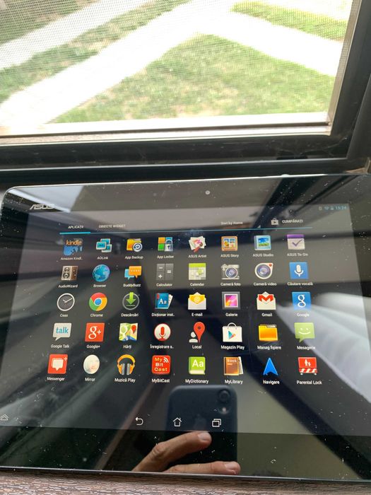 Vand Tableta mare ASUS in stare buna de functionare loc de cartela SIM