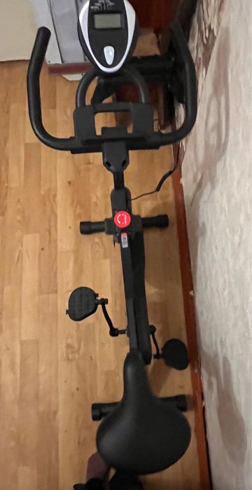 Велотренажёр новый,, с упаковки,,