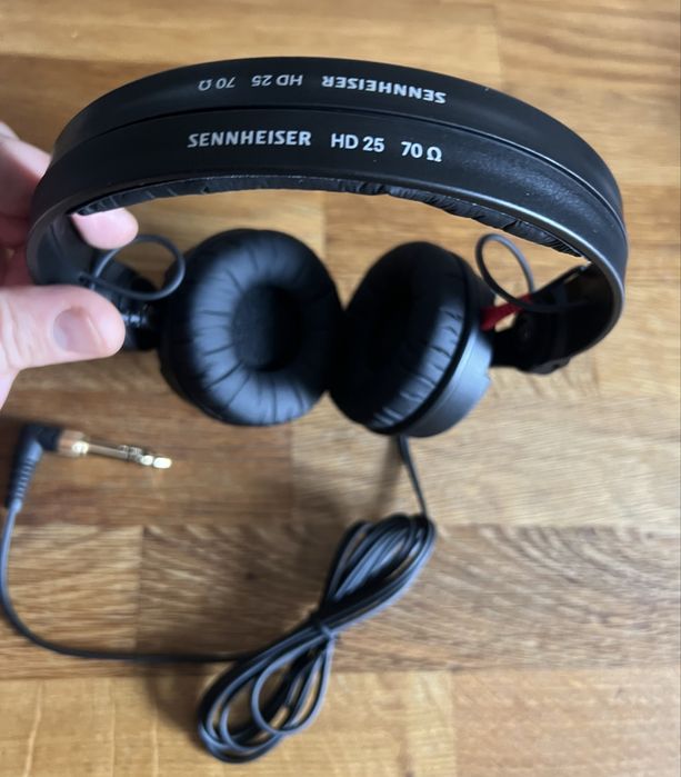 Echipament Sennheiser hd 25  noi