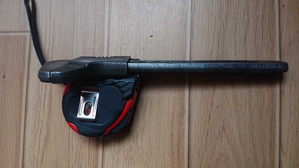 Раздвижен (водопроводен) ключ.