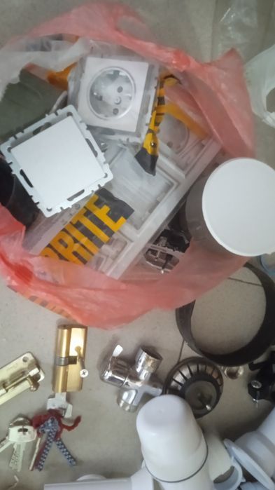 Продам молотки, выключатели, ключи