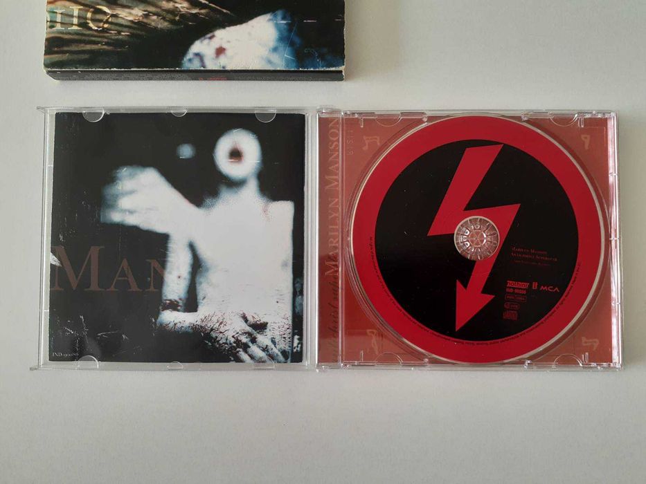 Оригинални Дискове CD-та на албуми с музика на Мерилин Менсън ( Marilyn Manson)